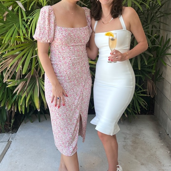 Flattering and comfortable midi dress - Picture 2 of 4